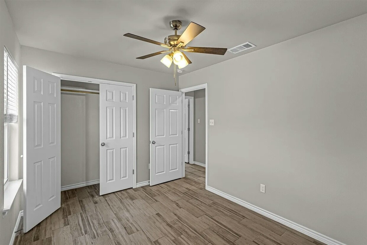 Building Photo - 344 Arnold Dr