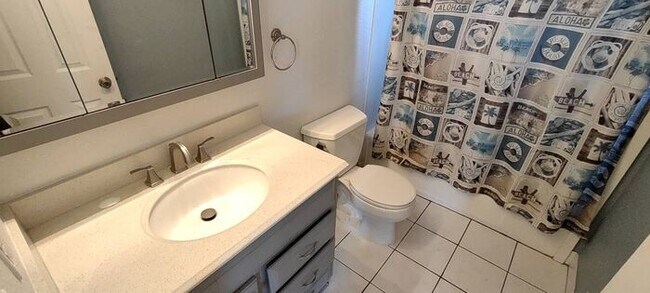 Foto del edificio - Magna Home with Large Yard - 5 Bed 2 Bath