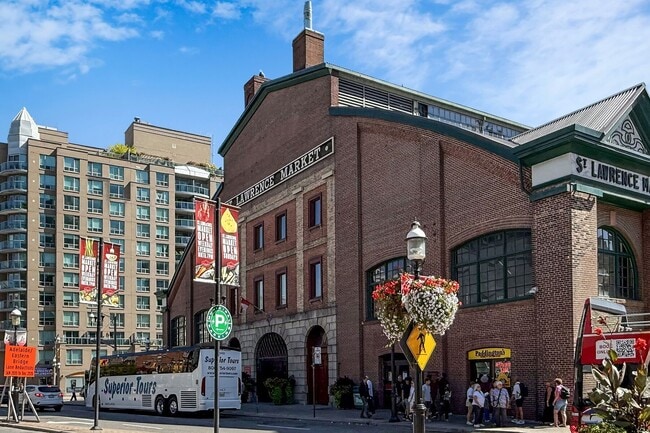 Photo du bâtiment - 109 Front St E