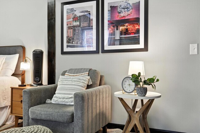 Foto del edificio - 480 N Thomas St