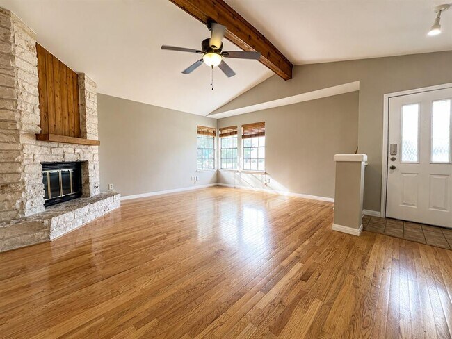 Foto del edificio - 3603 Palomar Ln
