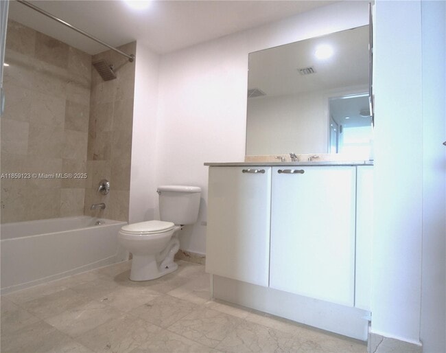 Building Photo - 2101 Brickell Ave