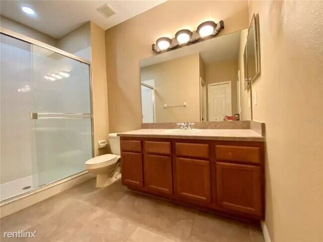 Building Photo - 3 br, 2.5 bath Townhome - 1011 Tullamore Dr