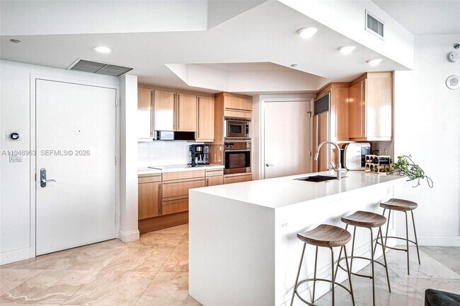 Foto del edificio - 1000 South Pointe Dr