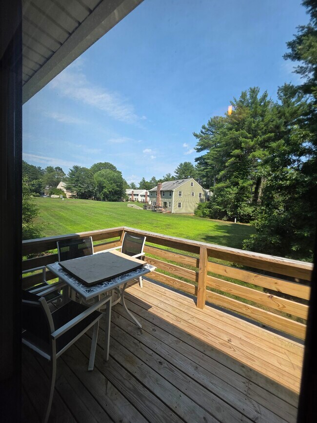 Building Photo - 13 Meadowbrook Ln
