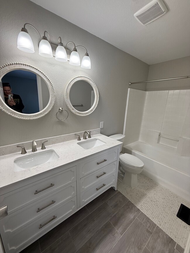 Photo - 9445 Bellaire St House