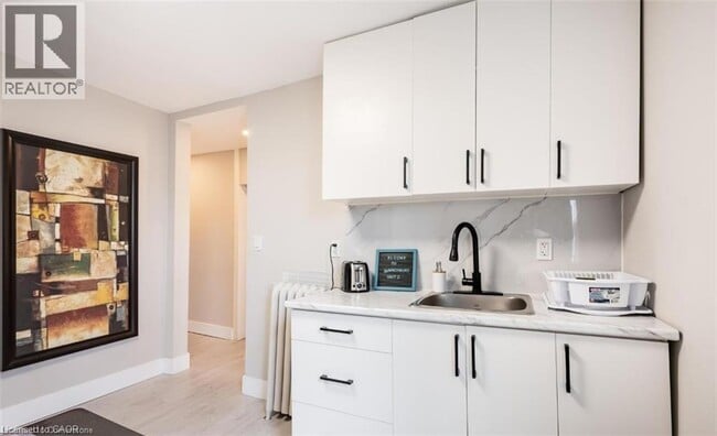 Building Photo - 38 Inchbury St