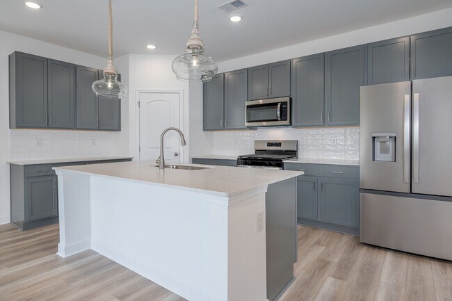 Foto del edificio - Brand New and Move-in Ready!