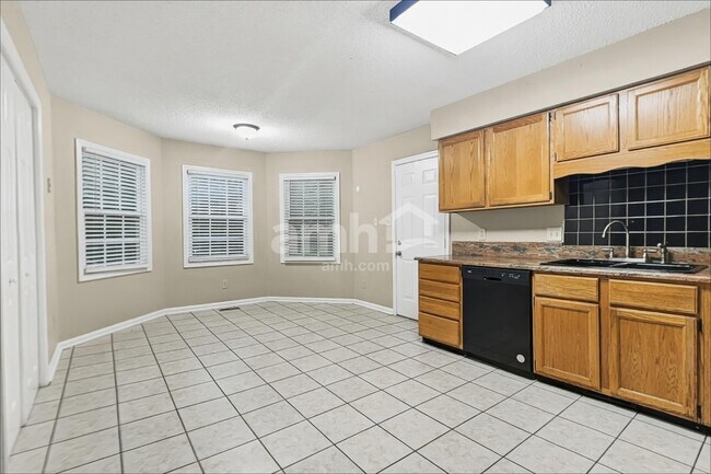 Foto del edificio - 1517 Autumn Ridge Dr