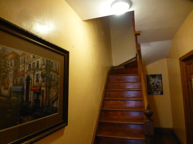 Building Photo - 20 Pompeii St