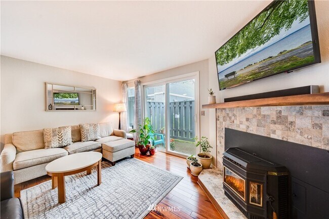 Foto del edificio - 916 N 165th St