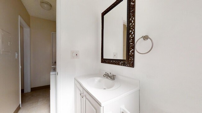 Building Photo - 2615 Curtis Ave