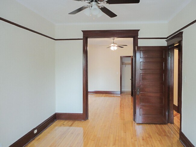 Foto del edificio - 3637 N Paulina St