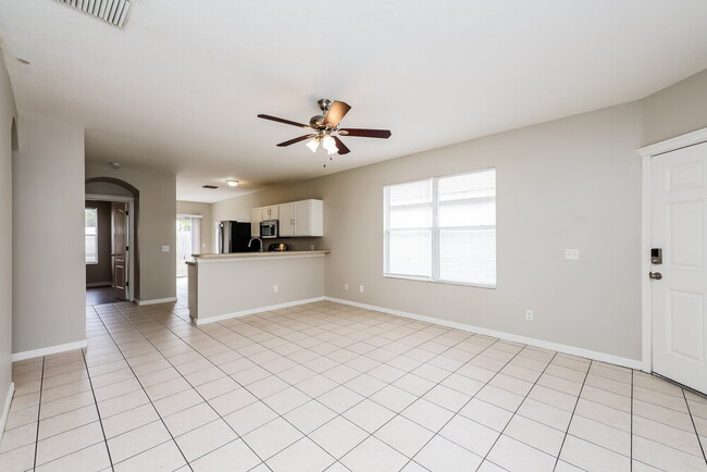 Foto del edificio - 7742 Bristol Park Dr