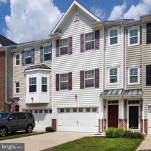 Building Photo - 517 Boxwood Ln