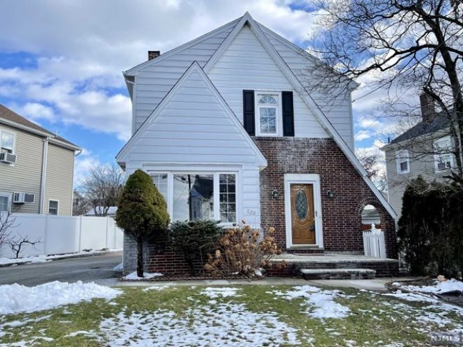 72020 Campbell Rd, Fair Lawn, NJ 07410 House Rental in Fair Lawn, NJ