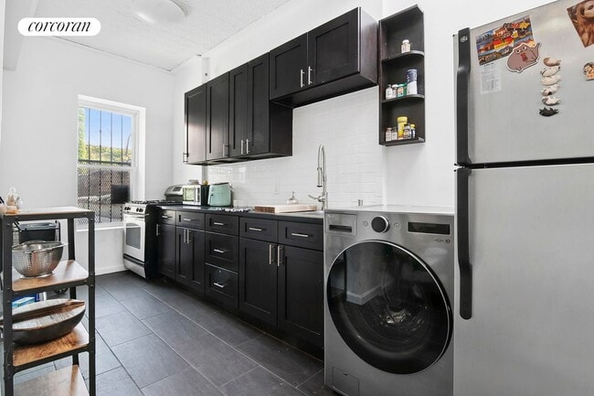 Building Photo - 2119 Regent Pl
