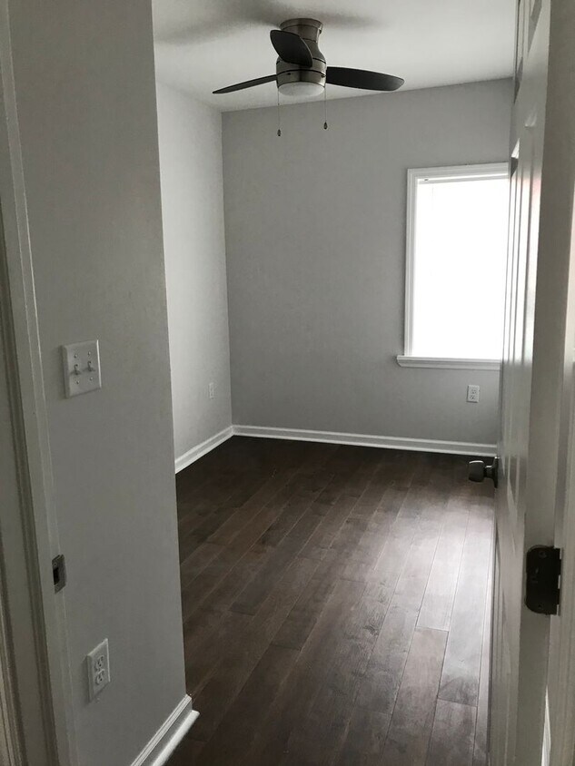 South Oakland 2 Bedroom + Office Space - South Oakland 2 Bedroom + Office Space