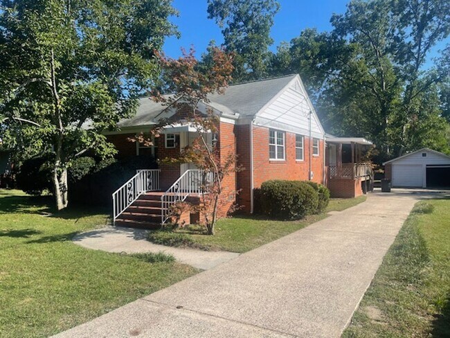 Building Photo - 105 Nut Grove Dr