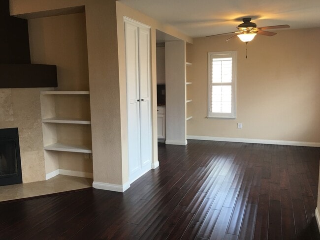 Building Photo - Two Bedroom Condo in Rancho San Diego!