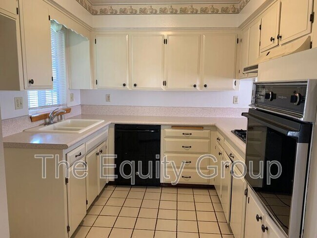 Foto del edificio - 2921 W Country Ave