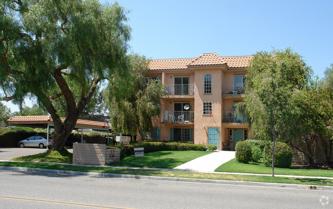 Building Photo - Peppertree Court Apartments