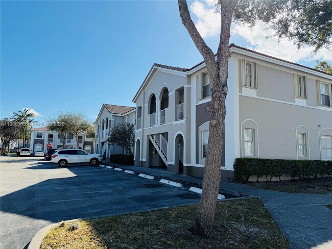 Foto del edificio - 2826 SE 16th Pl