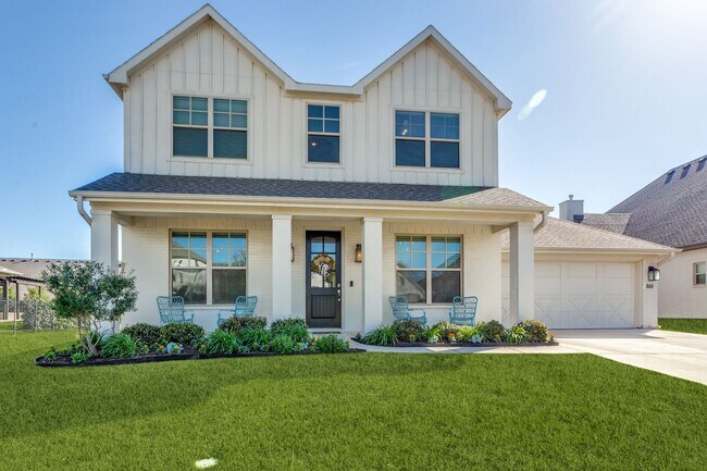 Foto del edificio - COMING SOON | Luxury Modern Farmhouse | 4 Bed / 3.5 Bath | Aledo ISD | Pet Friendly