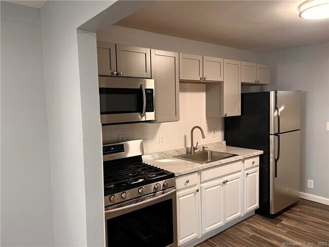 Building Photo - 82 Pearl Harbor Cir