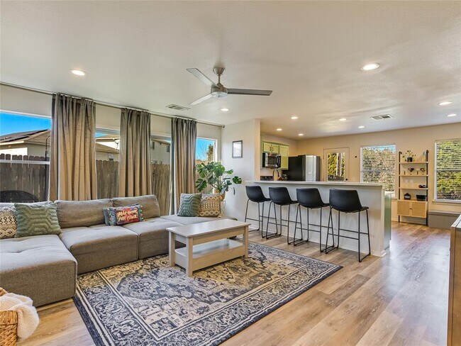 Foto del edificio - 5516 Rayburn Ln