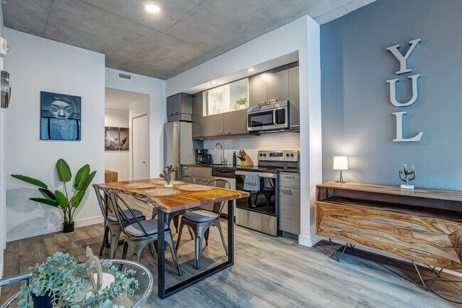 Building Photo - 375 Rue de la Concorde