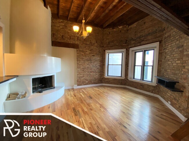 Foto del edificio - 3001 N Broadway St