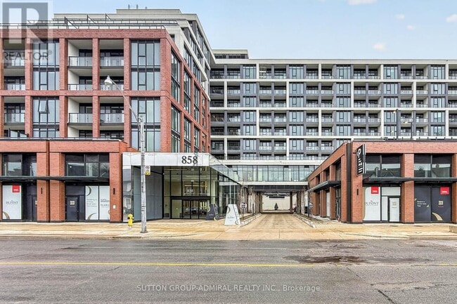 Building Photo - 858 Dupont St