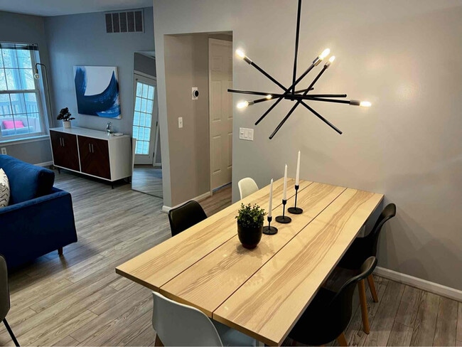 Foto del edificio - 1203 Joyce Ln