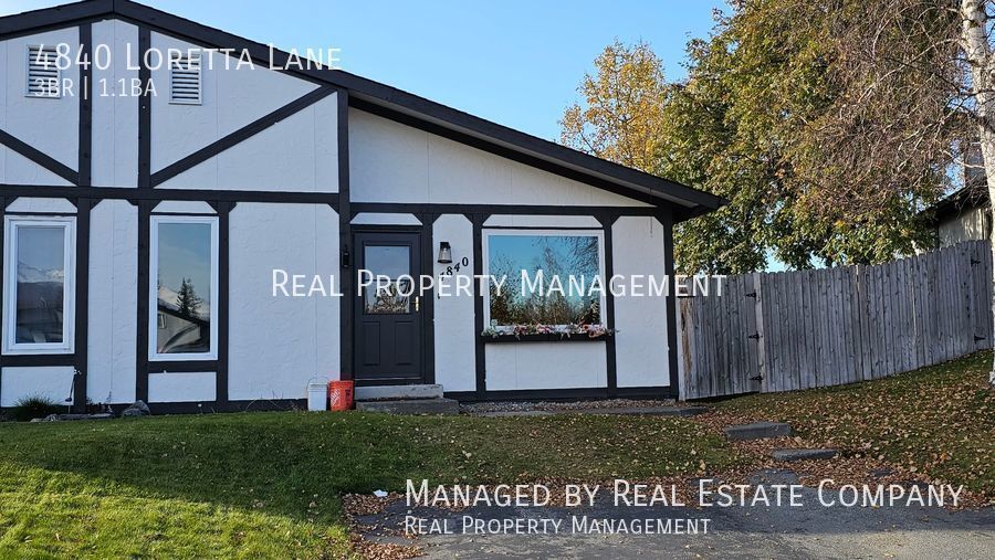 Adorable Three Bedroom Townhome with Fence... House Rental in