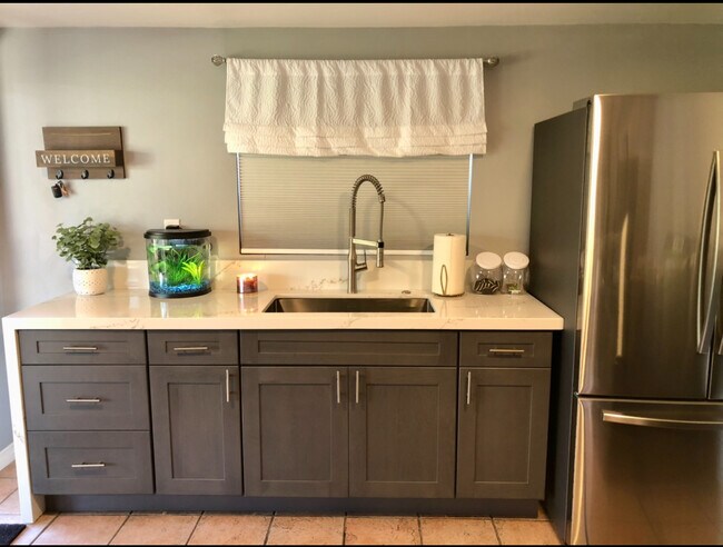 Foto del edificio - 8051 Howe St