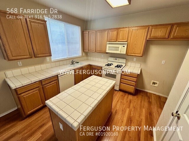 Building Photo - 568 Farridge Dr