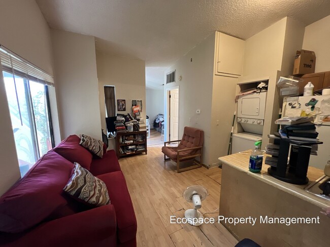 Building Photo - Studio Apartment in the Sable Cove Condomi...