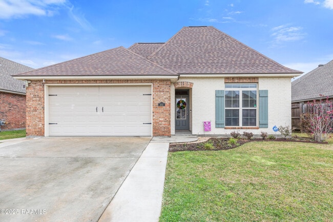 Building Photo - 202 Adelaide Dr