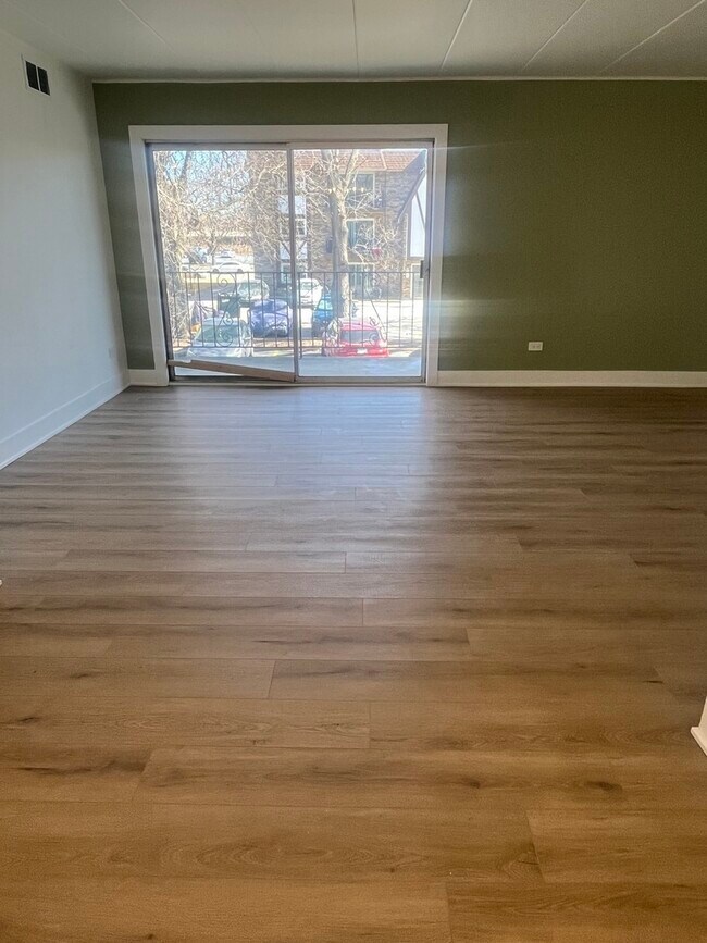 Foto del edificio - 11035 Keating Ave