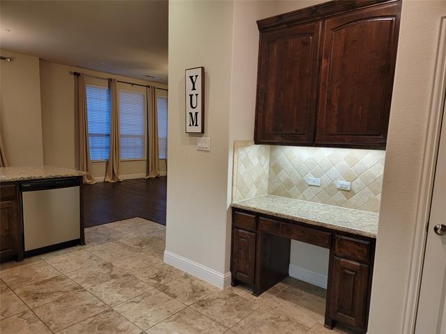 Foto del edificio - 4667A Rhett Ln