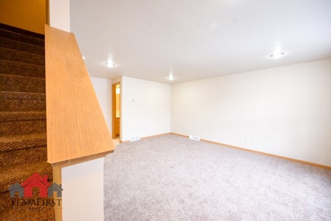 Foto del edificio - 2137 S Broadway