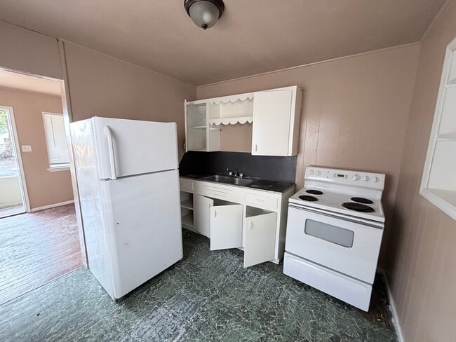 Foto del edificio - 17 Midway Dr