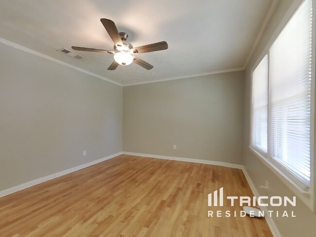 Building Photo - 7179 Carolyn Cir