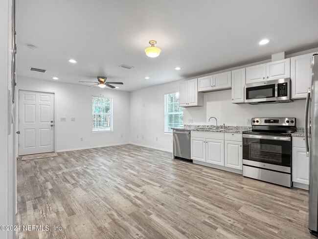Building Photo - 2220 Flesher Ave