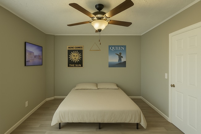 Building Photo - Updated 3 Bedroom!