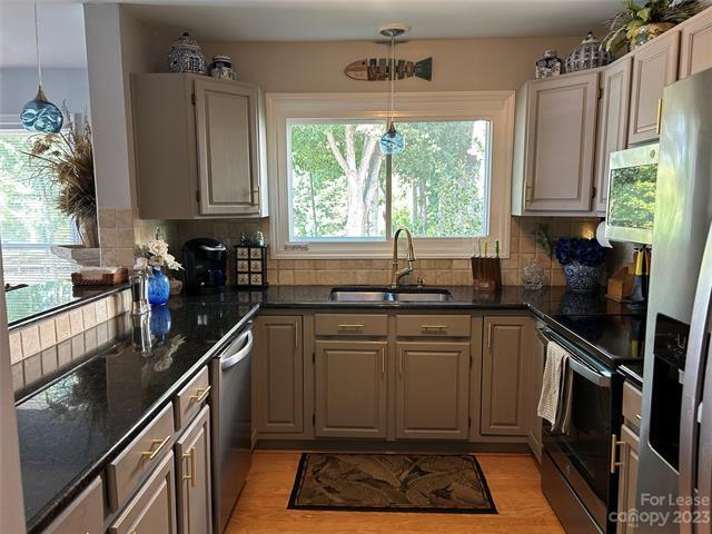 Foto del edificio - 872 Southwest Dr