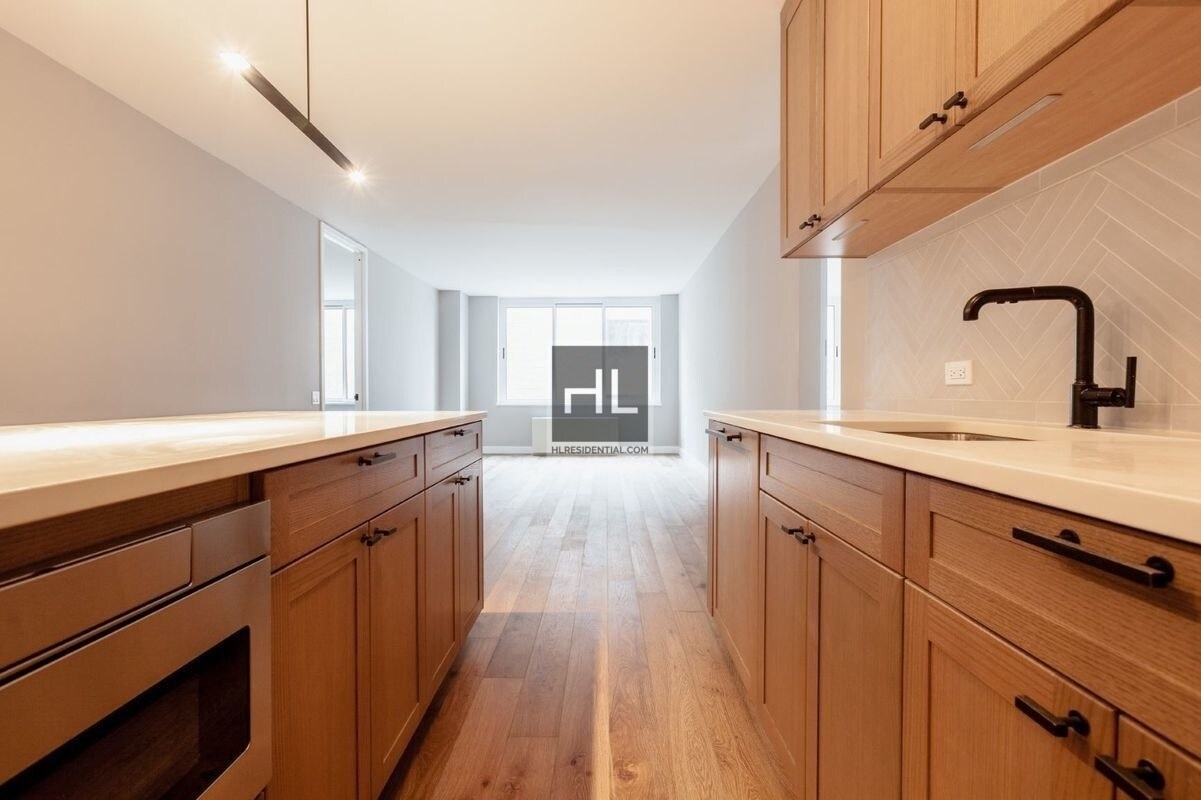 Primary Photo - West 43rd Street Massive Terrace: 500 SF!!