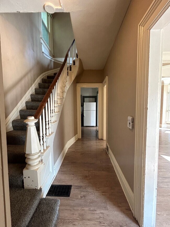 Building Photo - 3 Bedroom 1.5 bath home in Davenport