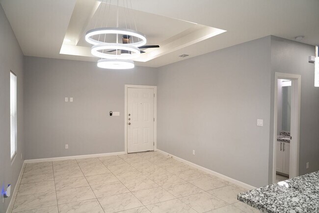 Foto del edificio - 1019 N Blair Ave